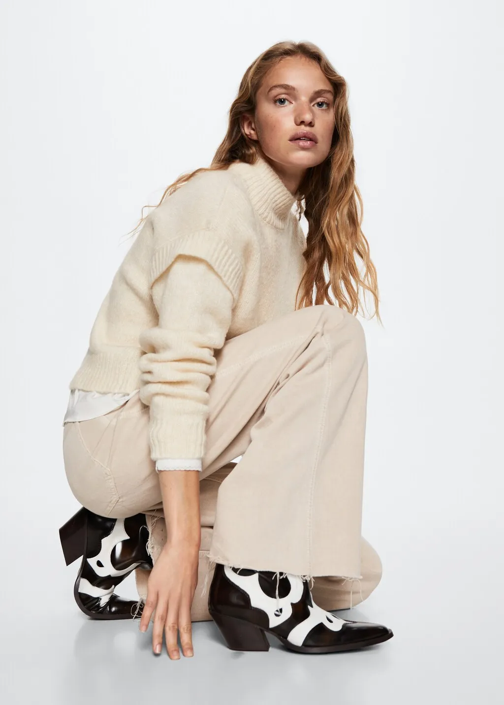 Pullover collo alto dettaglio spalle